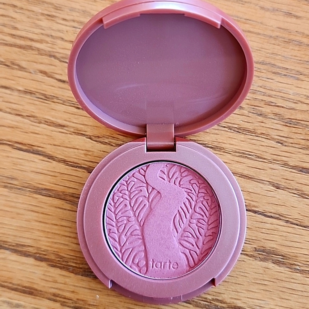 Tarte Blush Amazonian Clay Blush in shade Delight